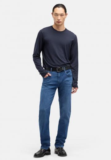 Прямые джинсы