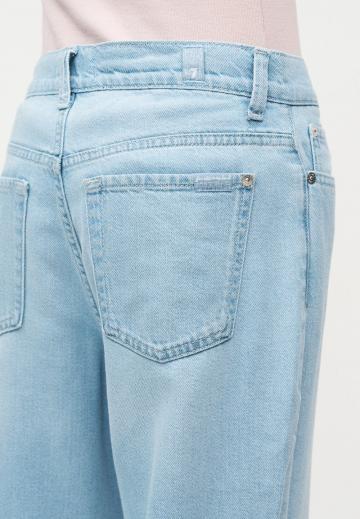 Свободные джинсы