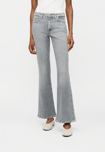 Клешеные брюки