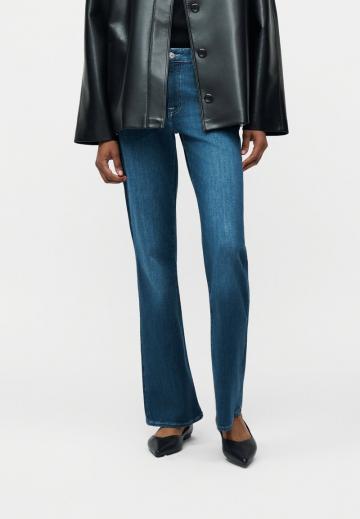 Клешеные джинсы