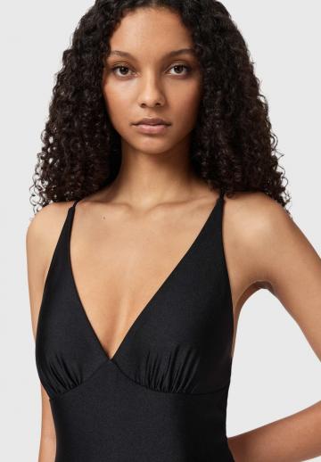 Слитный купальник