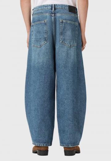 Свободные джинсы