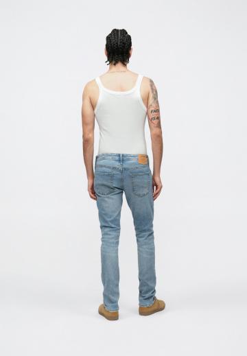 Узкие джинсы