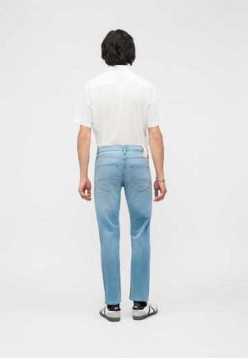 Узкие джинсы