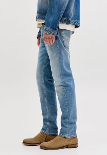 Узкие джинсы