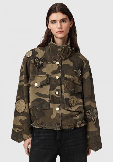 Блейзер с накладными карманами