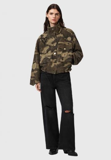 Блейзер с накладными карманами