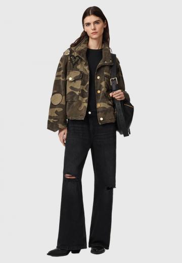 Блейзер с накладными карманами