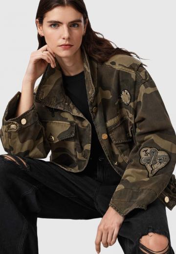 Блейзер с накладными карманами