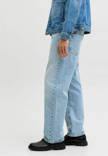 Свободные джинсы