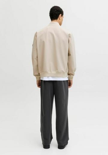 Куртка бомбер