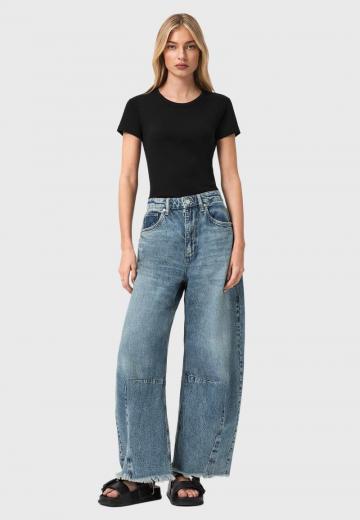 Клешеные джинсы