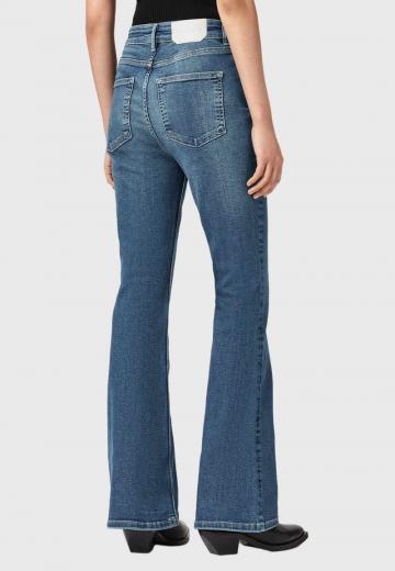 Клешеные джинсы