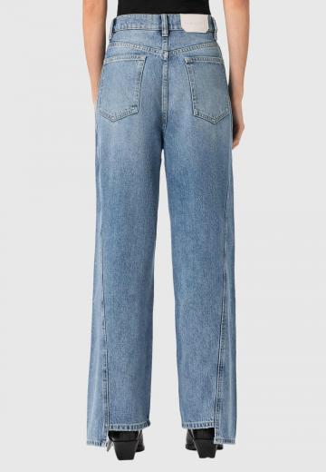 Прямые джинсы