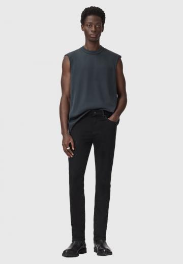 Узкие джинсы