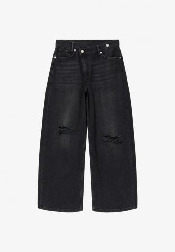 Прямые джинсы