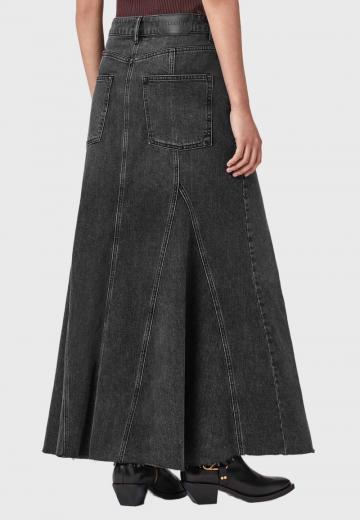 Юбка с накладными карманами