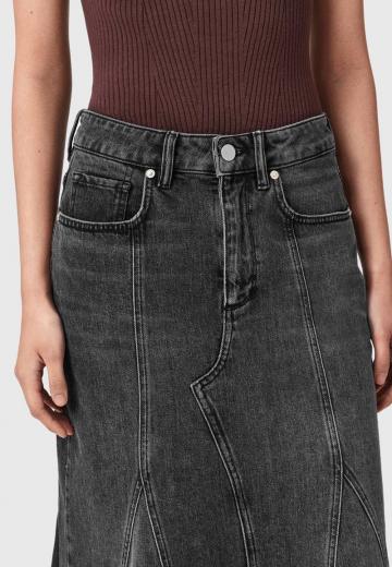 Юбка с накладными карманами