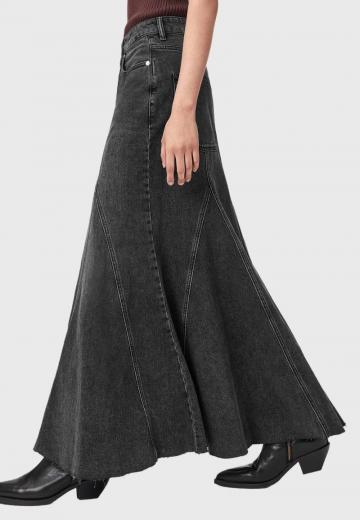 Юбка с накладными карманами