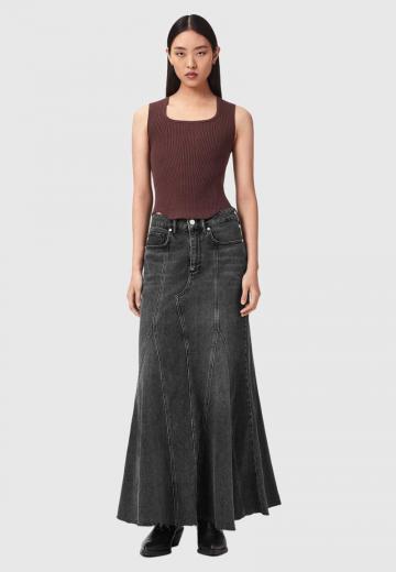 Юбка с накладными карманами