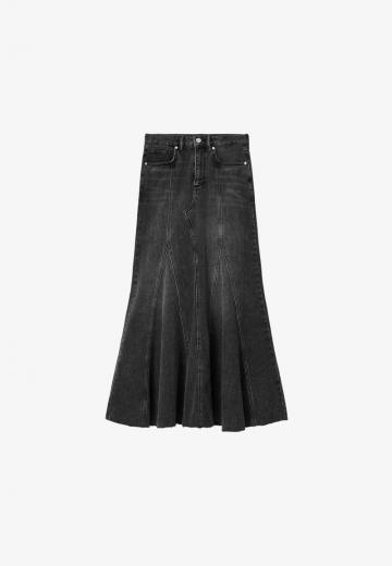 Юбка с накладными карманами