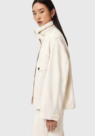 Куртка с накладнымит карманами