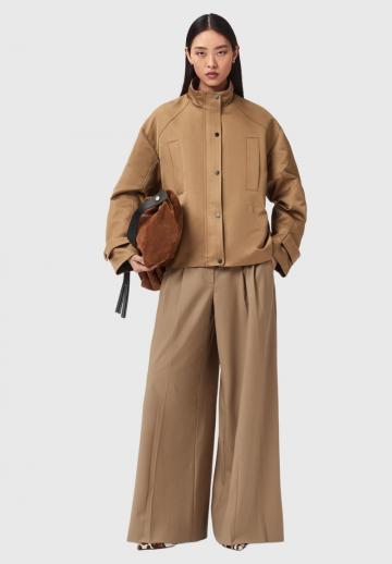 Куртка с накладнымит карманами