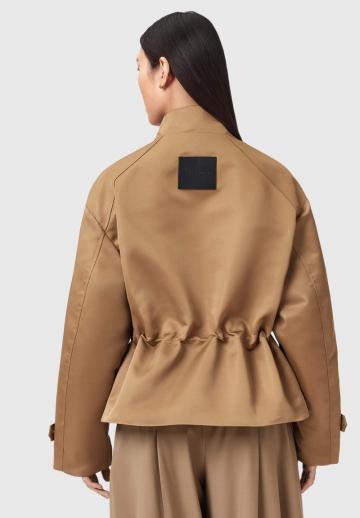 Куртка с накладнымит карманами