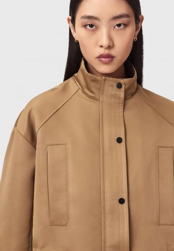 Куртка с накладнымит карманами