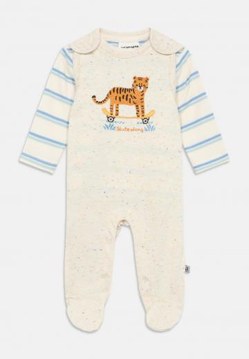 Набор одежды