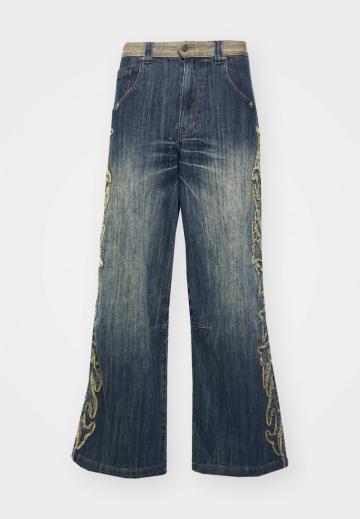 Свободные джинсы