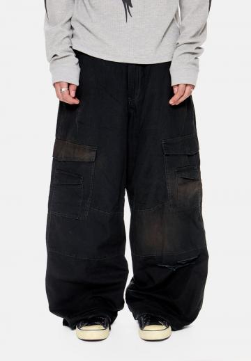 Брюки с накладными карманами