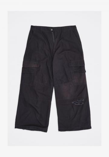 Брюки с накладными карманами