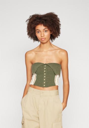 Топ без бретелек