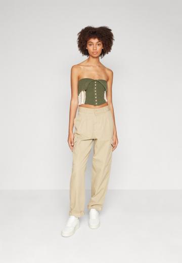 Топ без бретелек