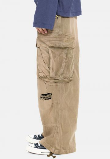 Брюки с накладными карманами