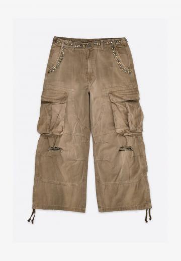 Брюки с накладными карманами