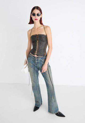 Топ на бретельках