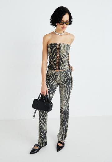 Топ без бретелек