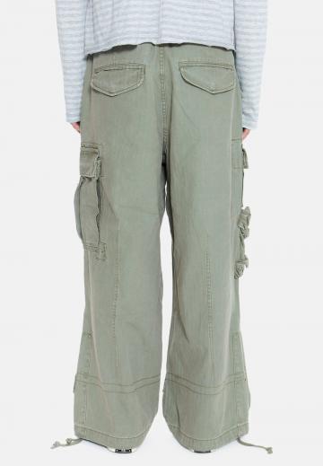 Брюки с накладными карманами