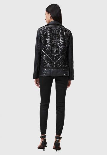 Узкие джинсы