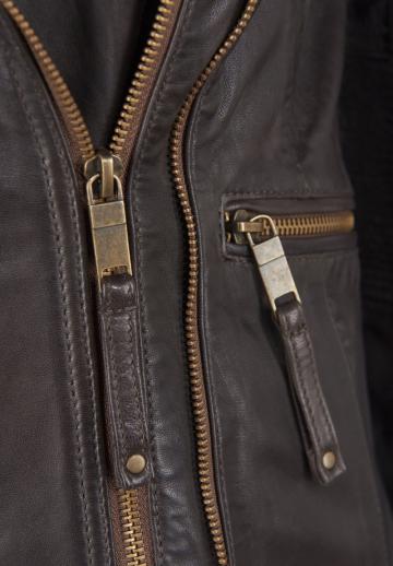 Короткий блейзер