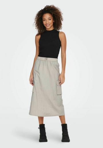 Юбка с накладными карманами