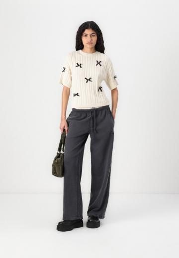 Пуловер с коротким рукавом