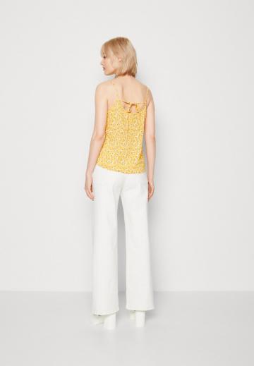 Топ на бретельках