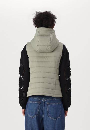 Стеганый жилет
