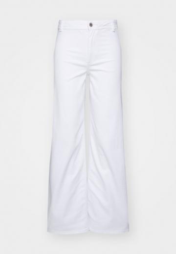 Свободные джинсы