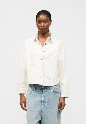 Куртка с накладнымит карманами