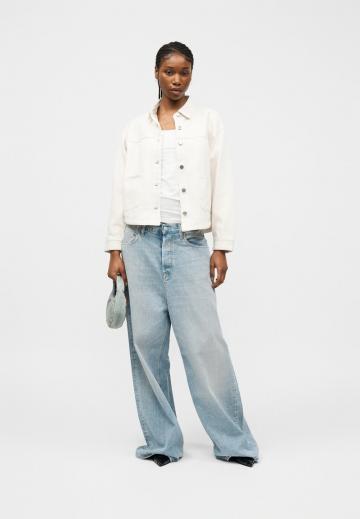 Куртка с накладнымит карманами