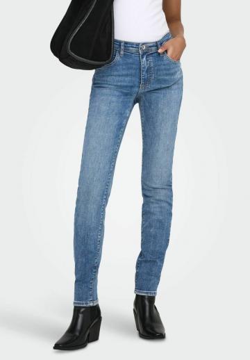 Узкие джинсы
